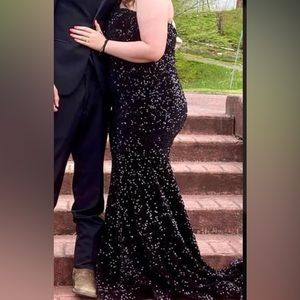 black prom dress